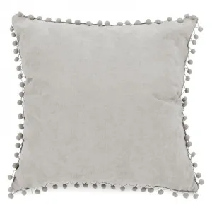 Coussin 17 po x 17 po en velours gris avec franges à pompon