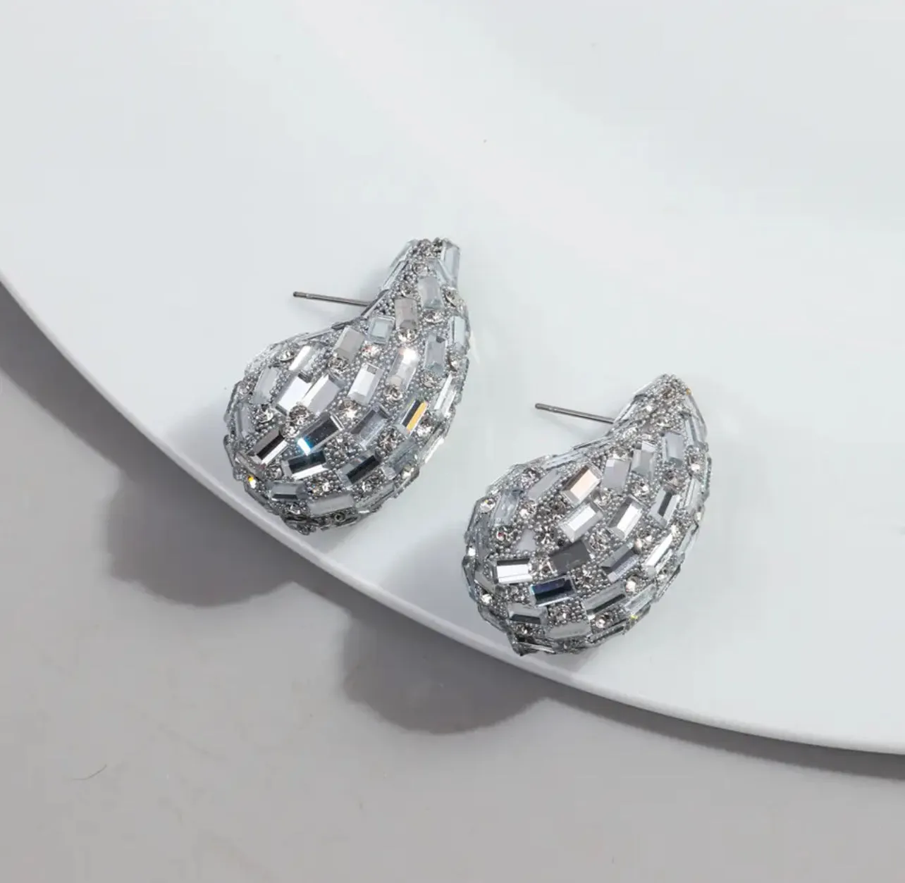 CYRSTAL ACRYLIC WATER DROP EARRINGS